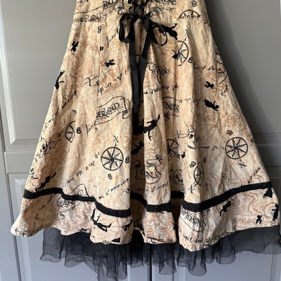 Hot Topic Disney Peter Pan Halter Sweetheart Dress, Tan Black, M - Picture 5 of 15
